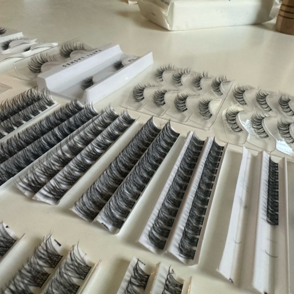 Mixed Brand False Lash Bundle - MUA RETIREMENT SALE! - Picture 5 of 6